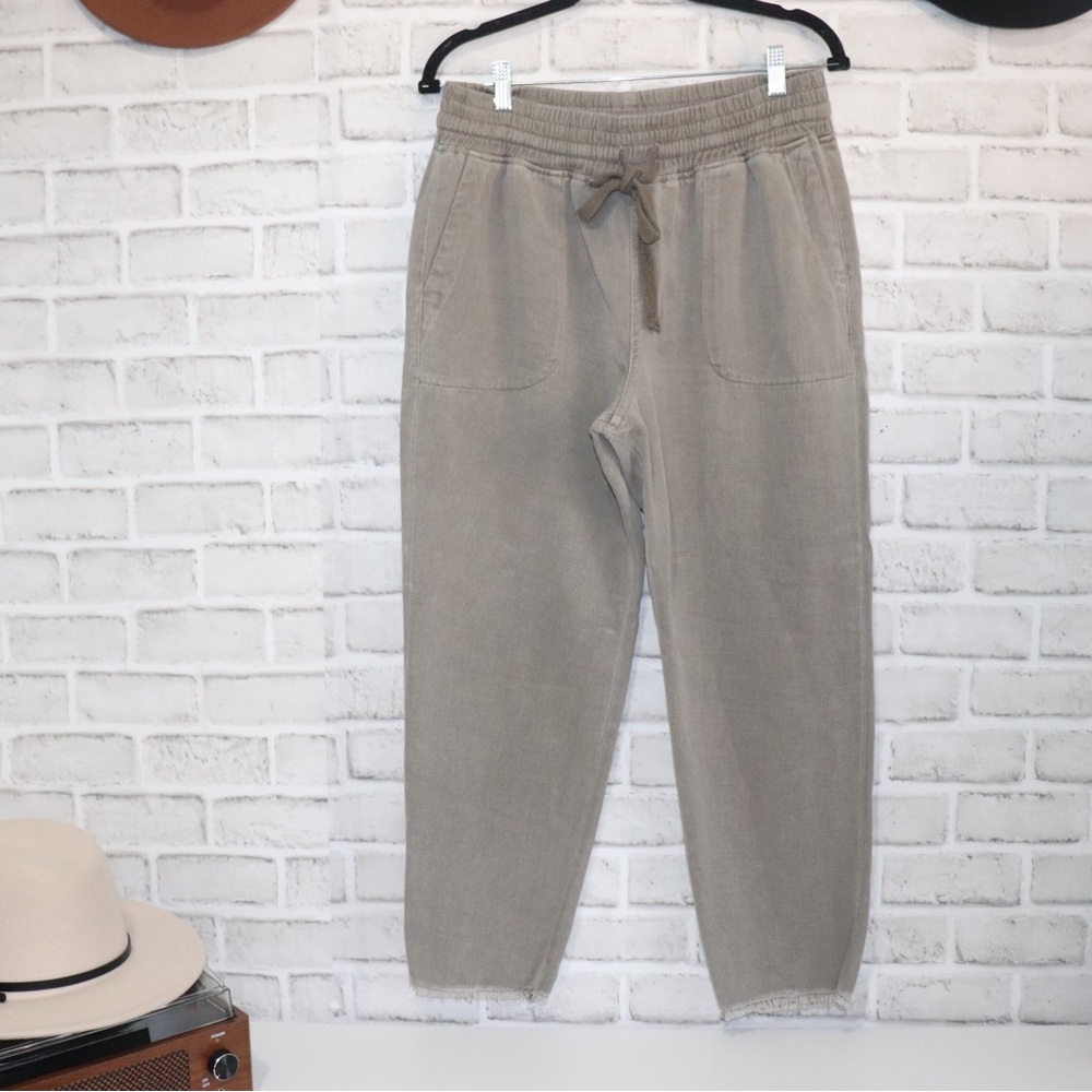 ✨Zara Women's Cropped Olive Green Pants Size M✨